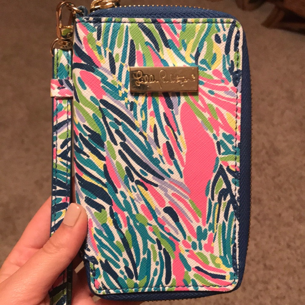 lilly pulitzer wristlet